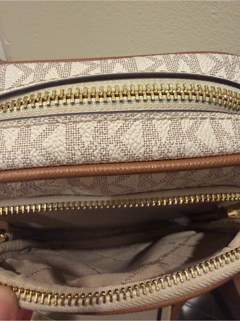 MICHAEL KORS Medium Flight Bag Vanilla Signature Crossbody Chain MK Logo - Picture 11 of 11